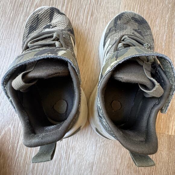 Adidas Toddler Boys Racer TR23 Camo Shoes - Size 8k - Picture 4 of 6